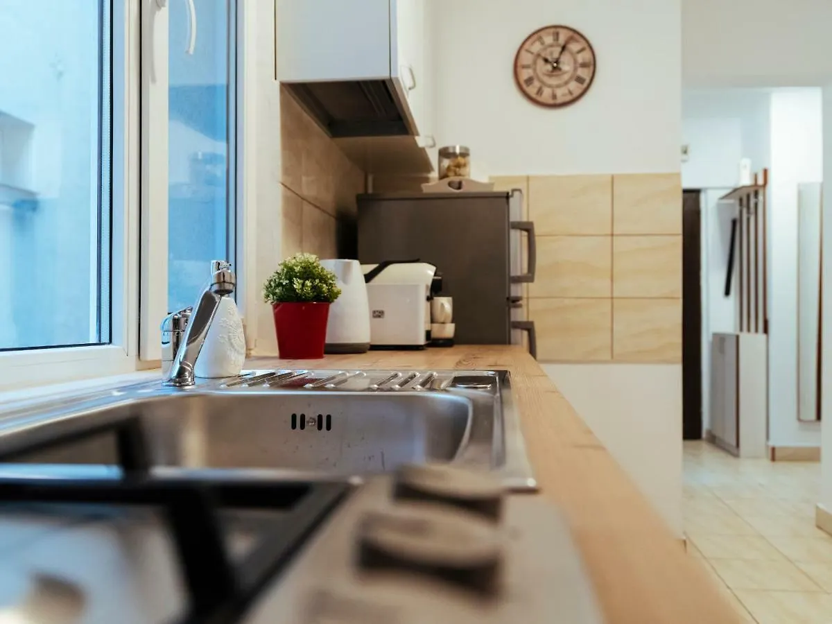 Cantemir Sunny Apartment Bukarest