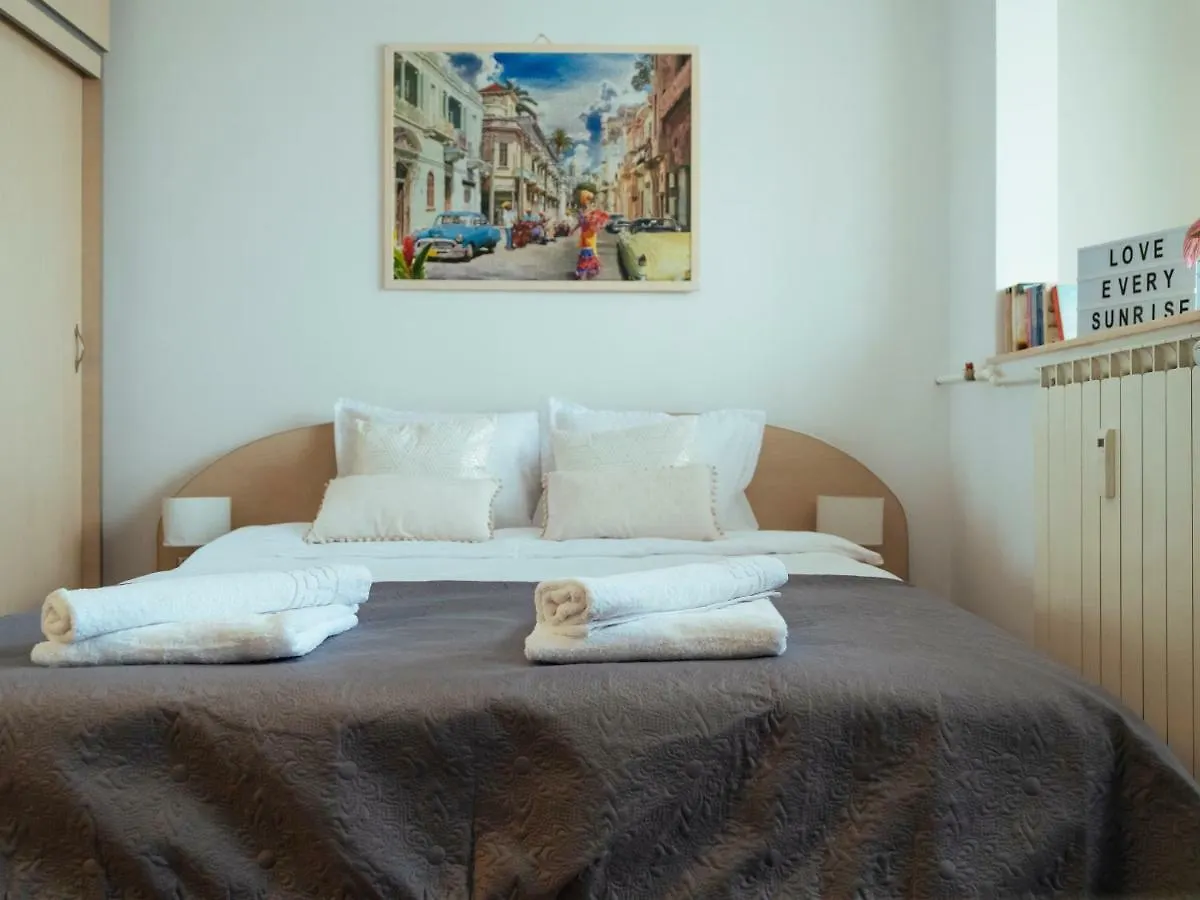 Cantemir Sunny Apartment Bucharest