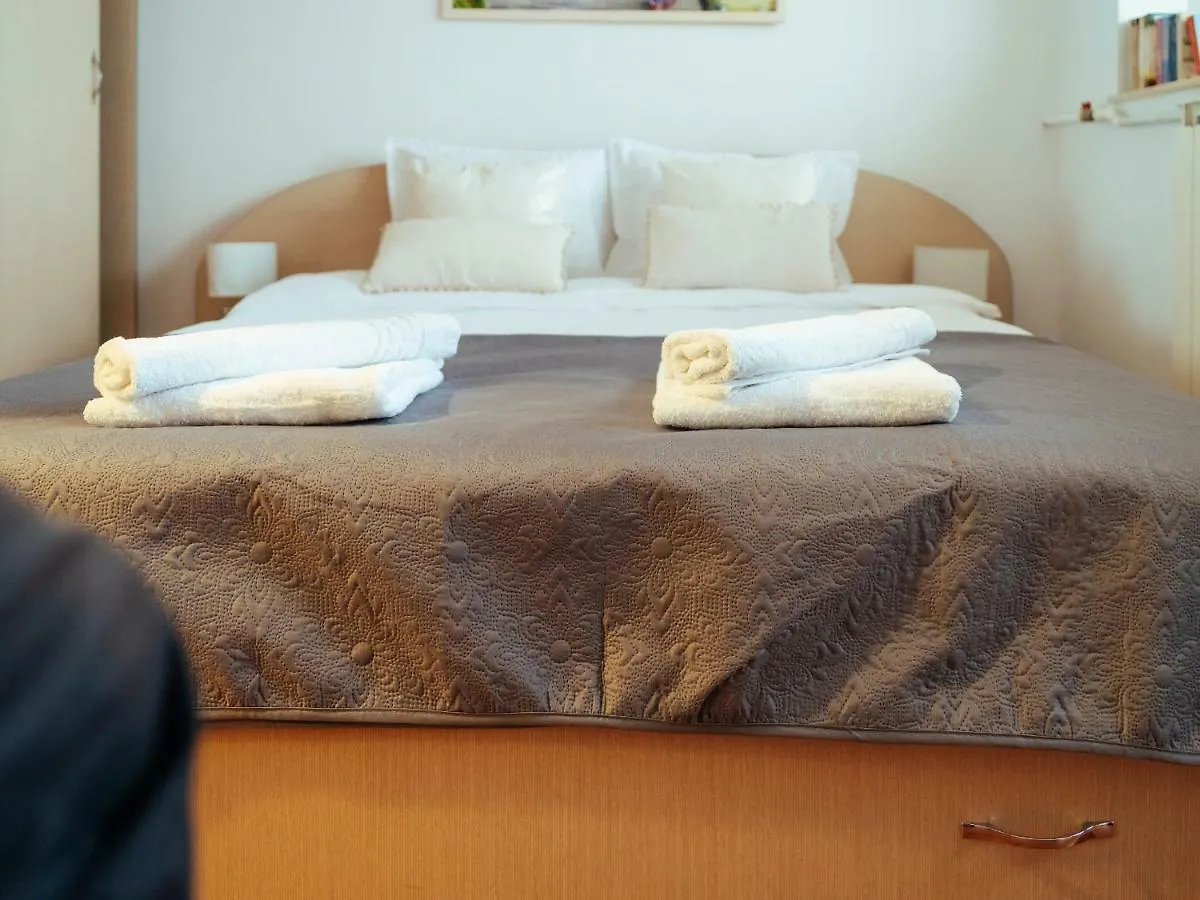 Cantemir Sunny Apartment Bucharest 0*,